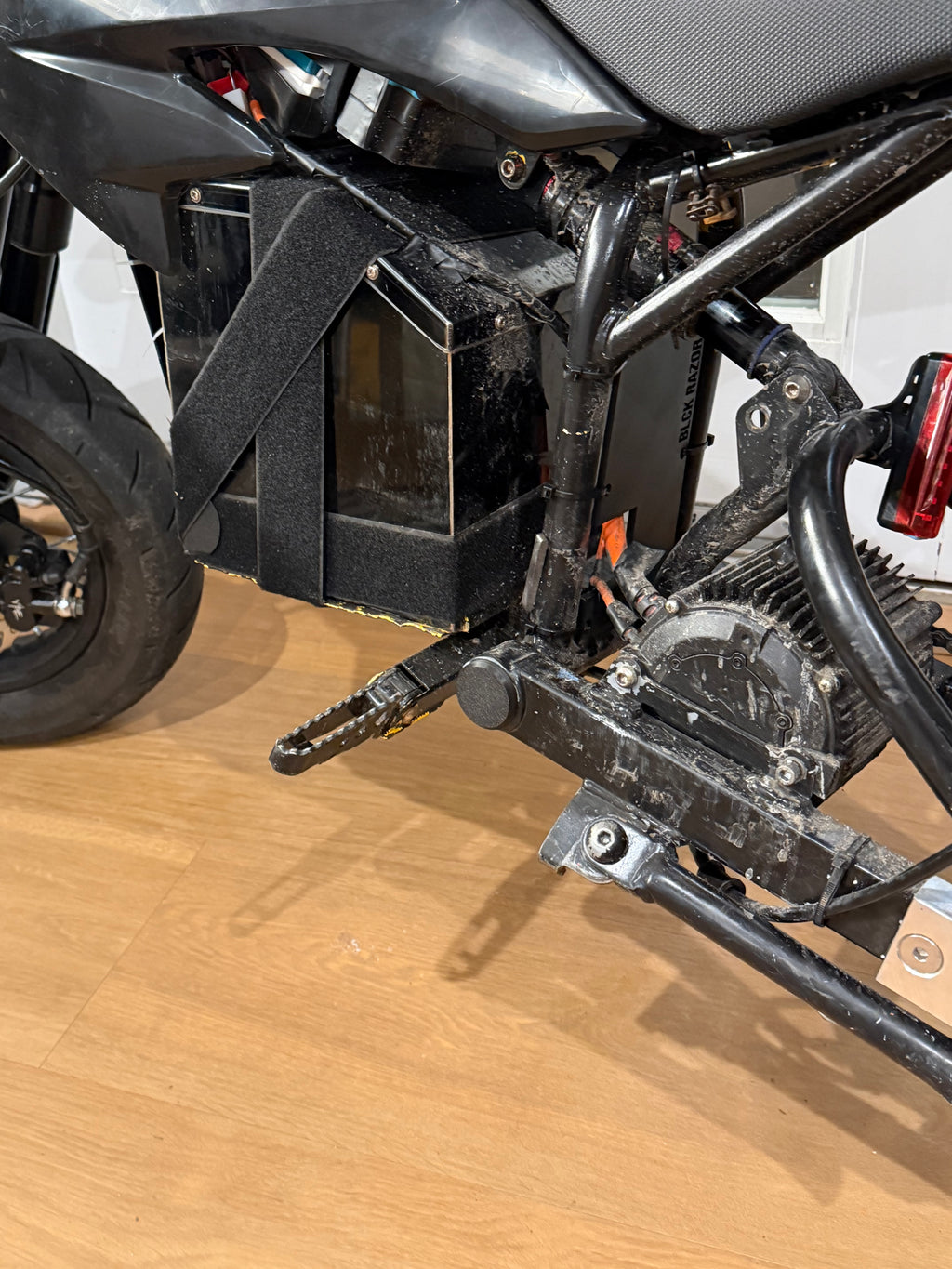 Razor Frame Plugs MX/SX (PRE-ORDER)